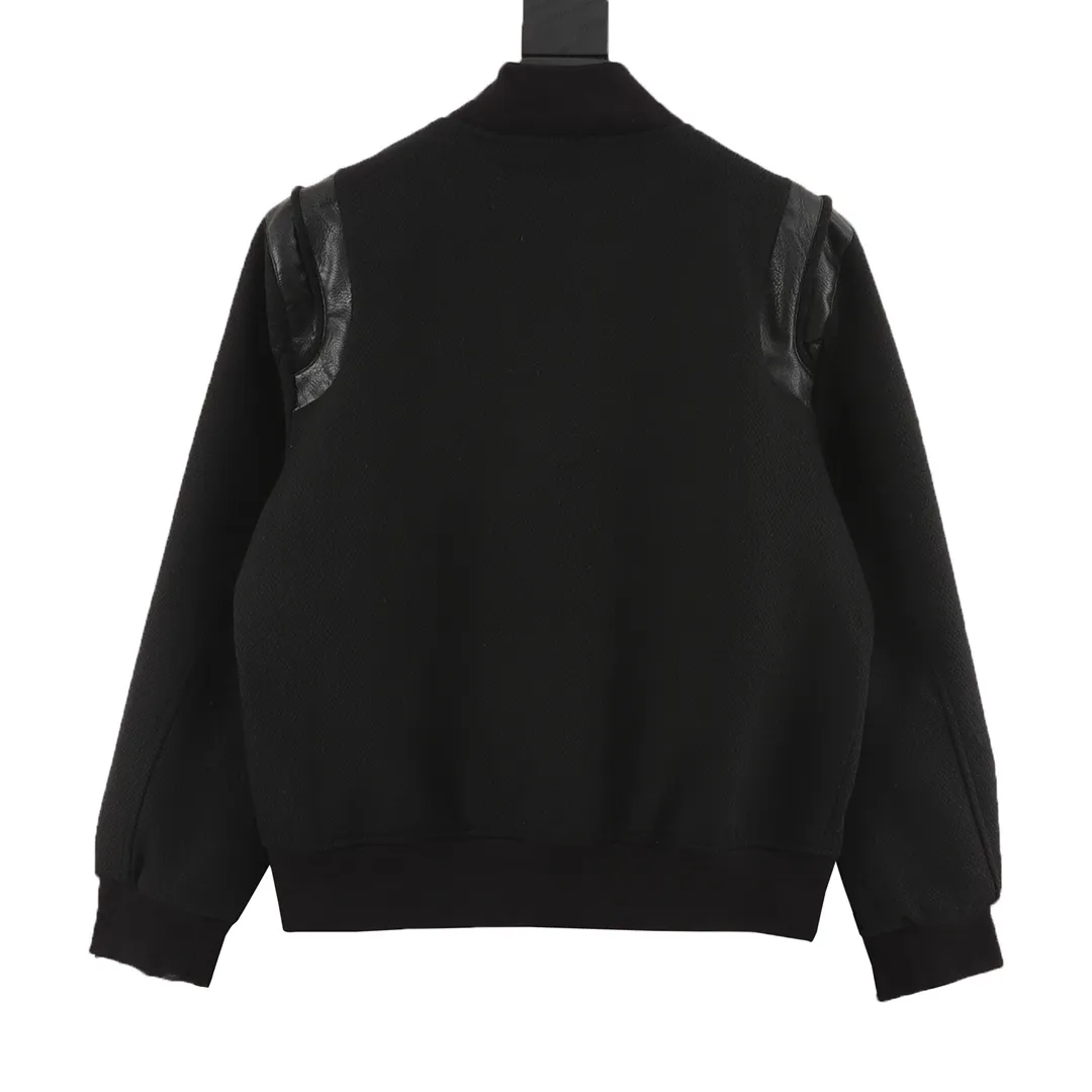 P 710 Saint Laurent Paris/Saint Laurent Classic patchwork leather baseball collar jacket SLP classic color matching patchwork baseball jacket baseball jacket, channel boutique. The most popular baseball jacket for trendy men and trendy women. There are versions at all levels of the market (you must compare the details). The most powerful quality control has been producing and researching baseball uniforms for 7 years. The details are exquisite. With it, you are the most beautiful boy in the world. The paint-coated full-face four-button buckle (button with LOGO), the average weight of the fabric is nearly 900 grams, and it is made of wool + eyeliner blended, custom-woven and dyed wool with high color fastness. The lining is made of silky and delicate cupro fiber material. The lining pocket only has buttons on the right side! Size：46-52